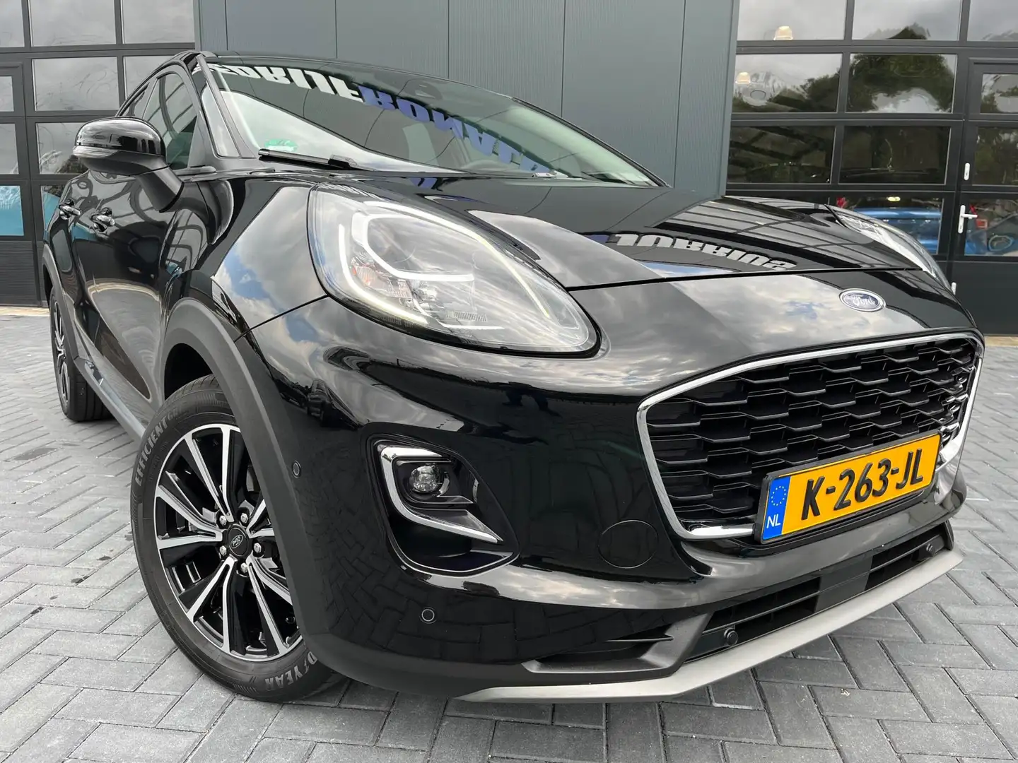 Ford Puma 1.0 EcoBoost Hybrid Titanium NL.Auto/Camera/Climat Zwart - 2