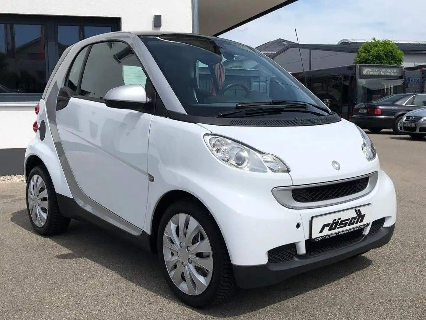 smart forTwo fortwo coupe Silber - 1