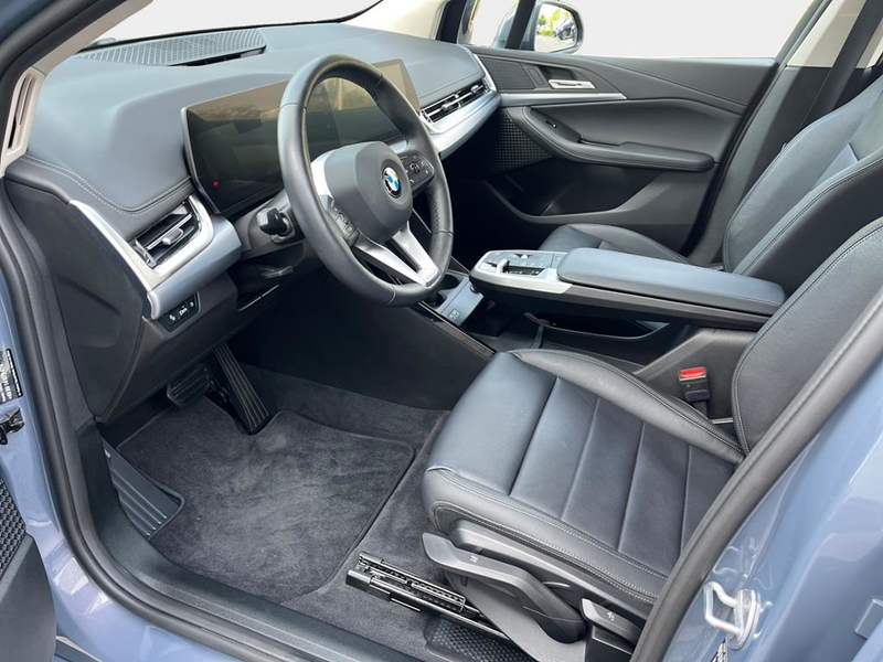 BMW 218 Luxury Line — photo 9