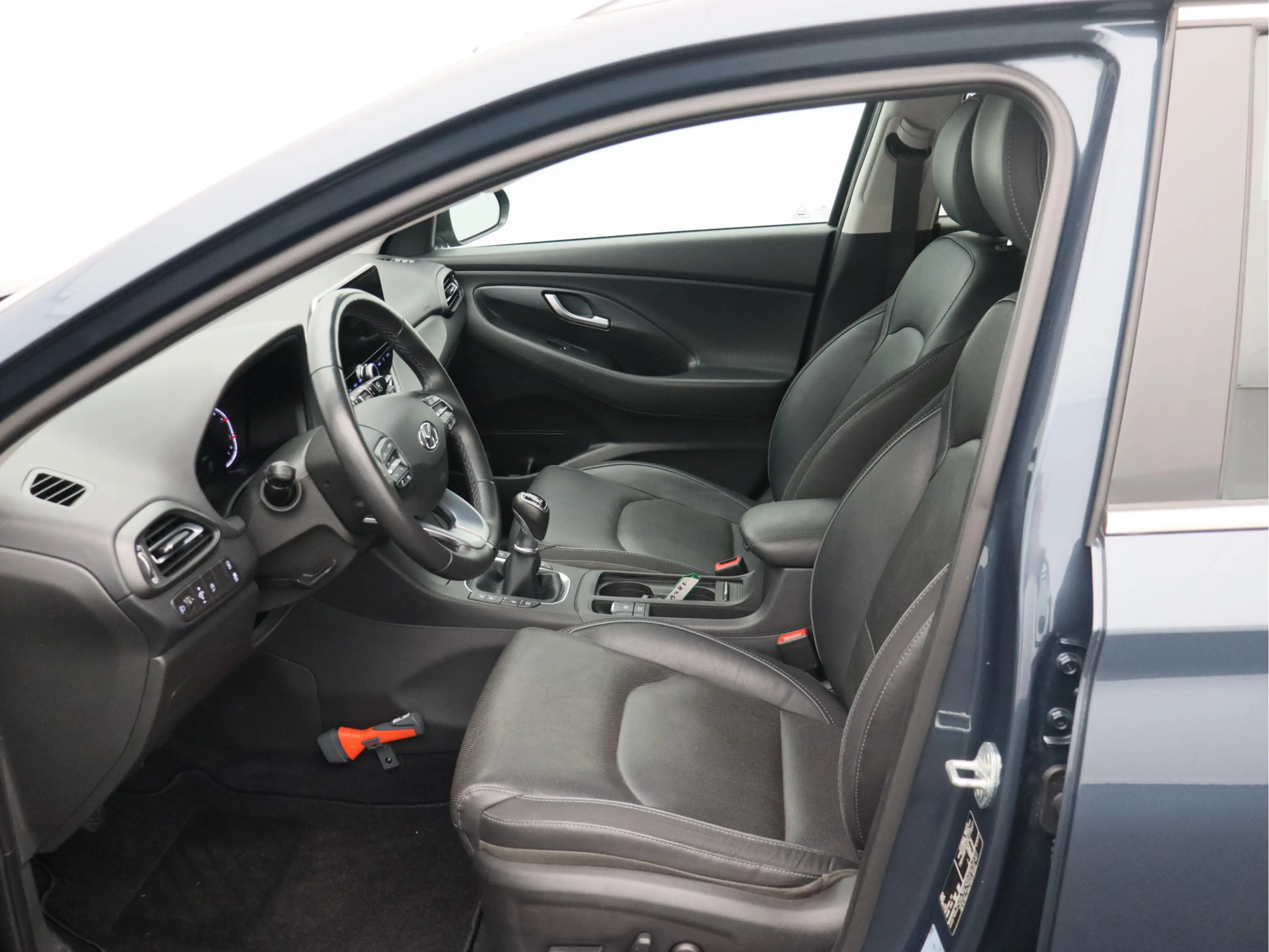 Hyundai i30 Wagon 1.5 T-GDi MHEV Premium/ lage km/ trekhaak af — photo 5