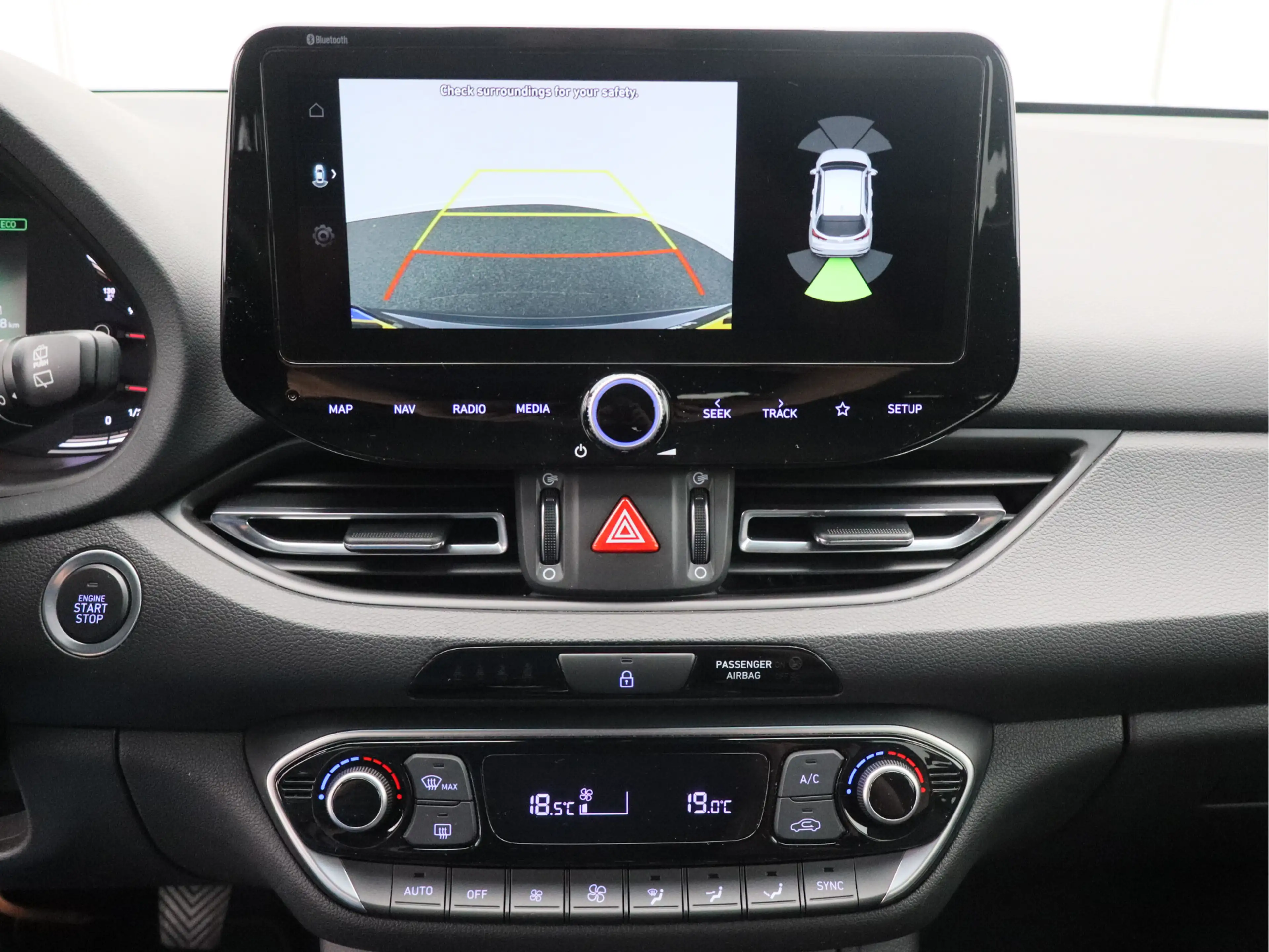 Hyundai i30 Wagon 1.5 T-GDi MHEV Premium/ lage km/ trekhaak af — photo 3