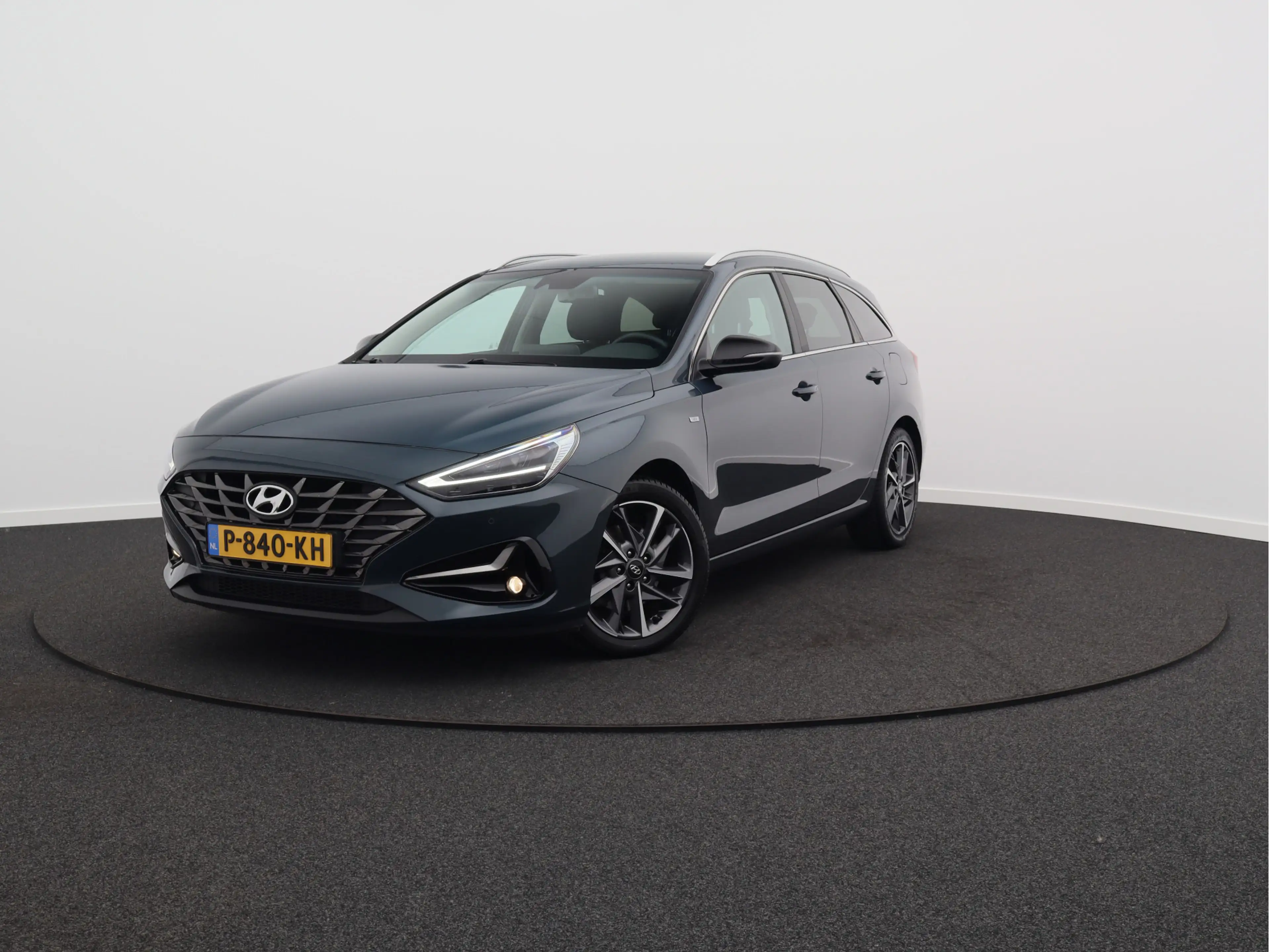 Hyundai i30 Wagon 1.5 T-GDi MHEV Premium/ lage km/ trekhaak af — photo 31
