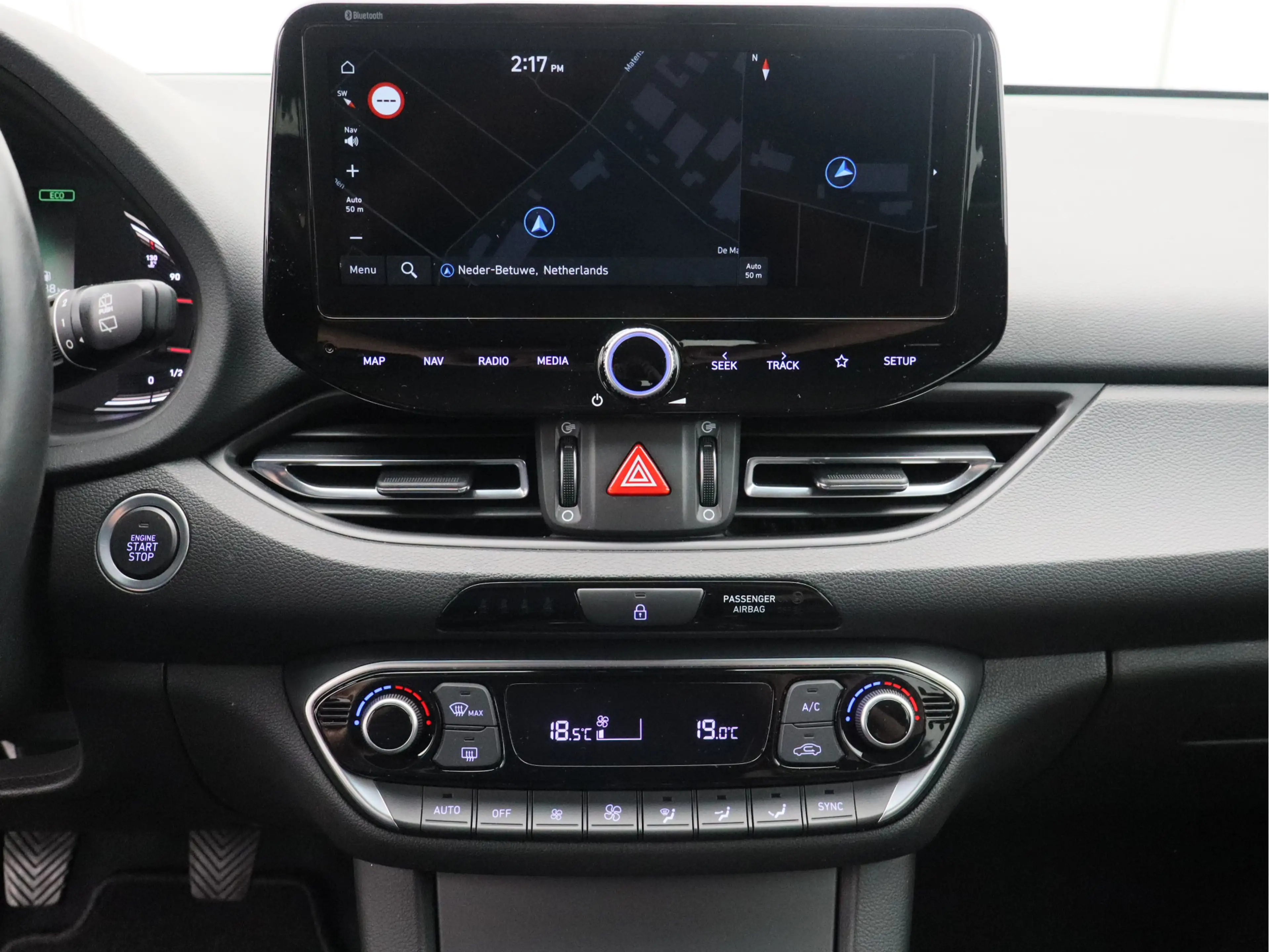 Hyundai i30 Wagon 1.5 T-GDi MHEV Premium/ lage km/ trekhaak af — photo 30