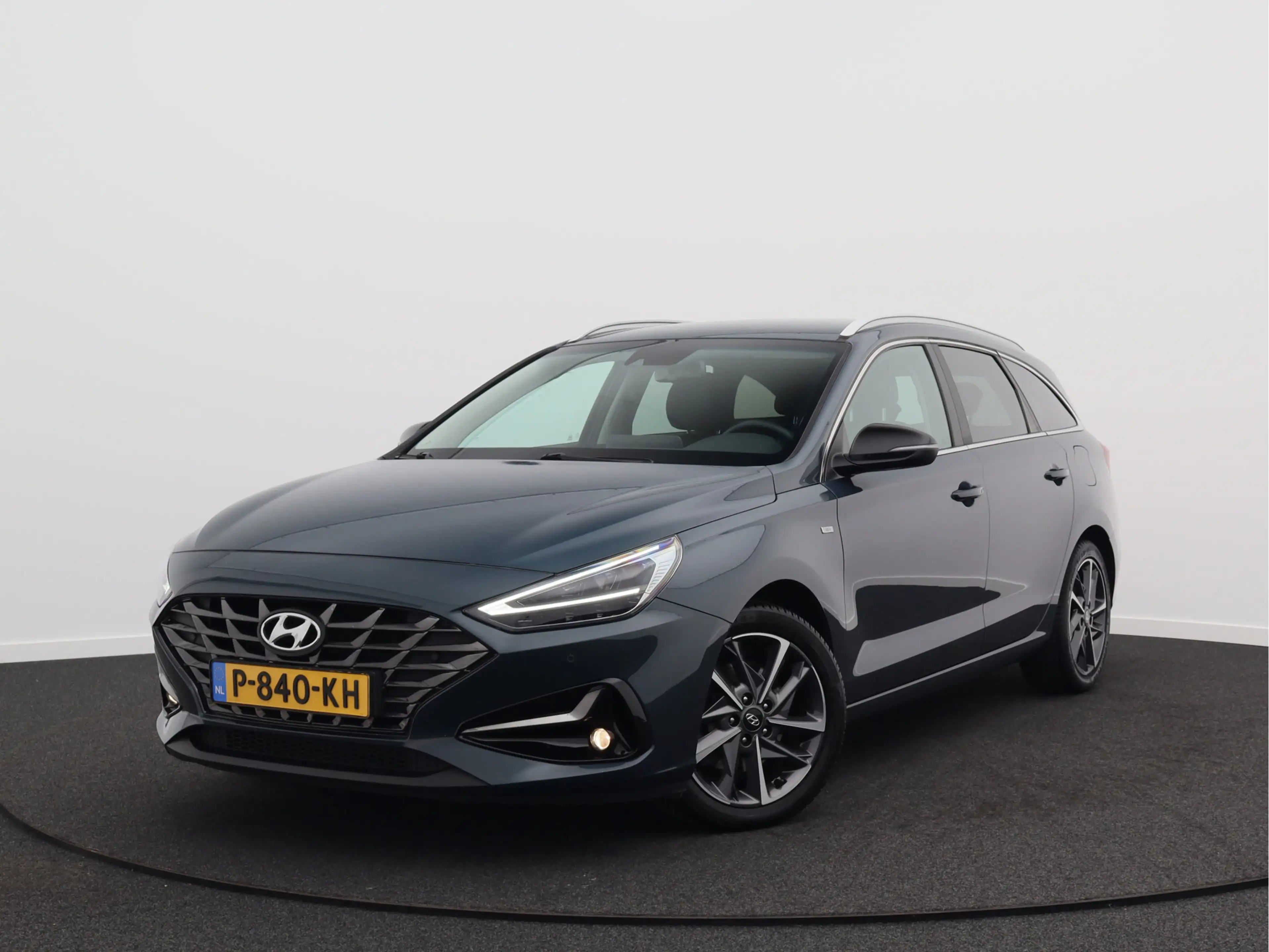 Hyundai i30 Wagon 1.5 T-GDi MHEV Premium/ lage km/ trekhaak af — photo 4