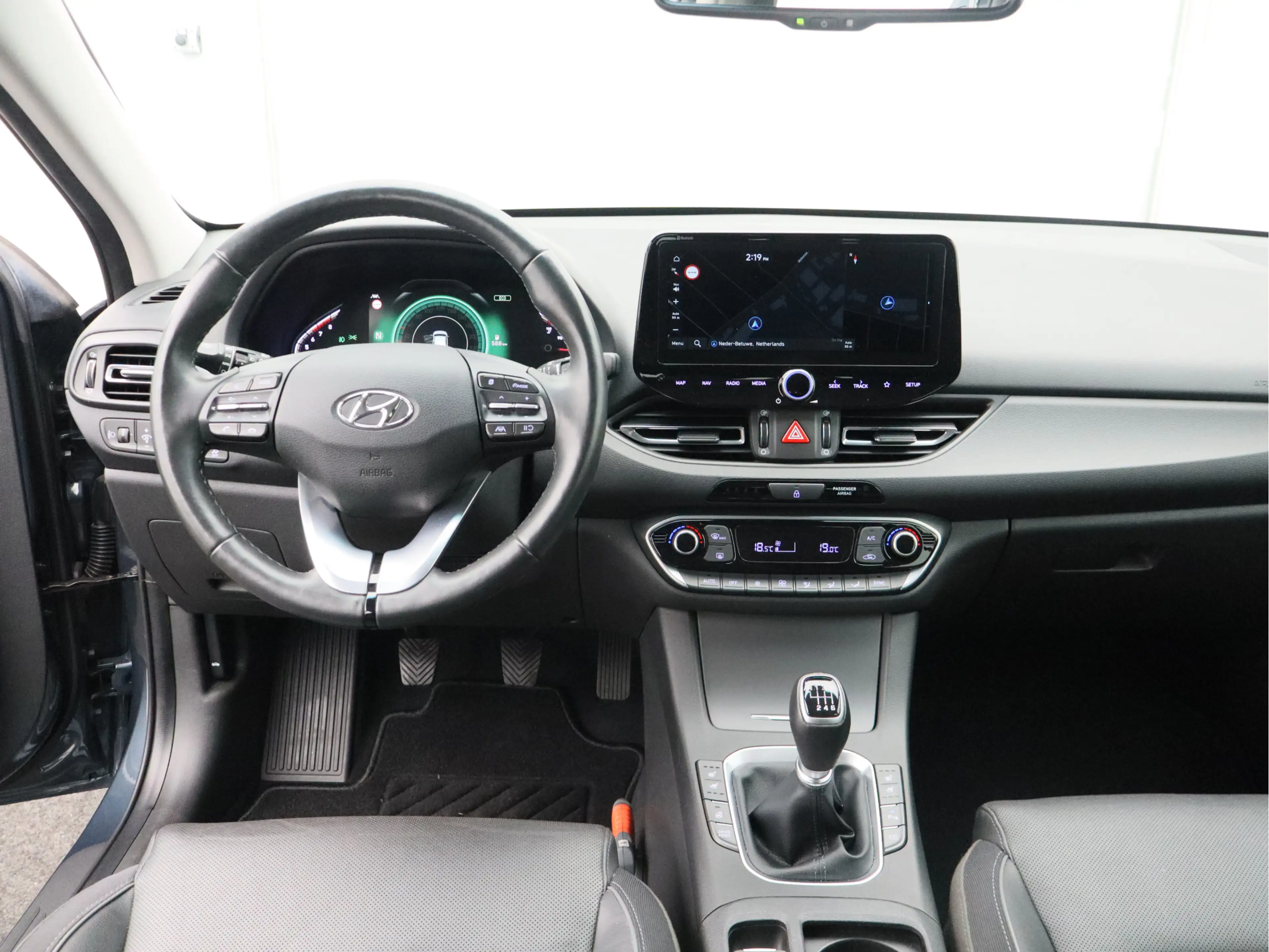 Hyundai i30 Wagon 1.5 T-GDi MHEV Premium/ lage km/ trekhaak af — photo 28