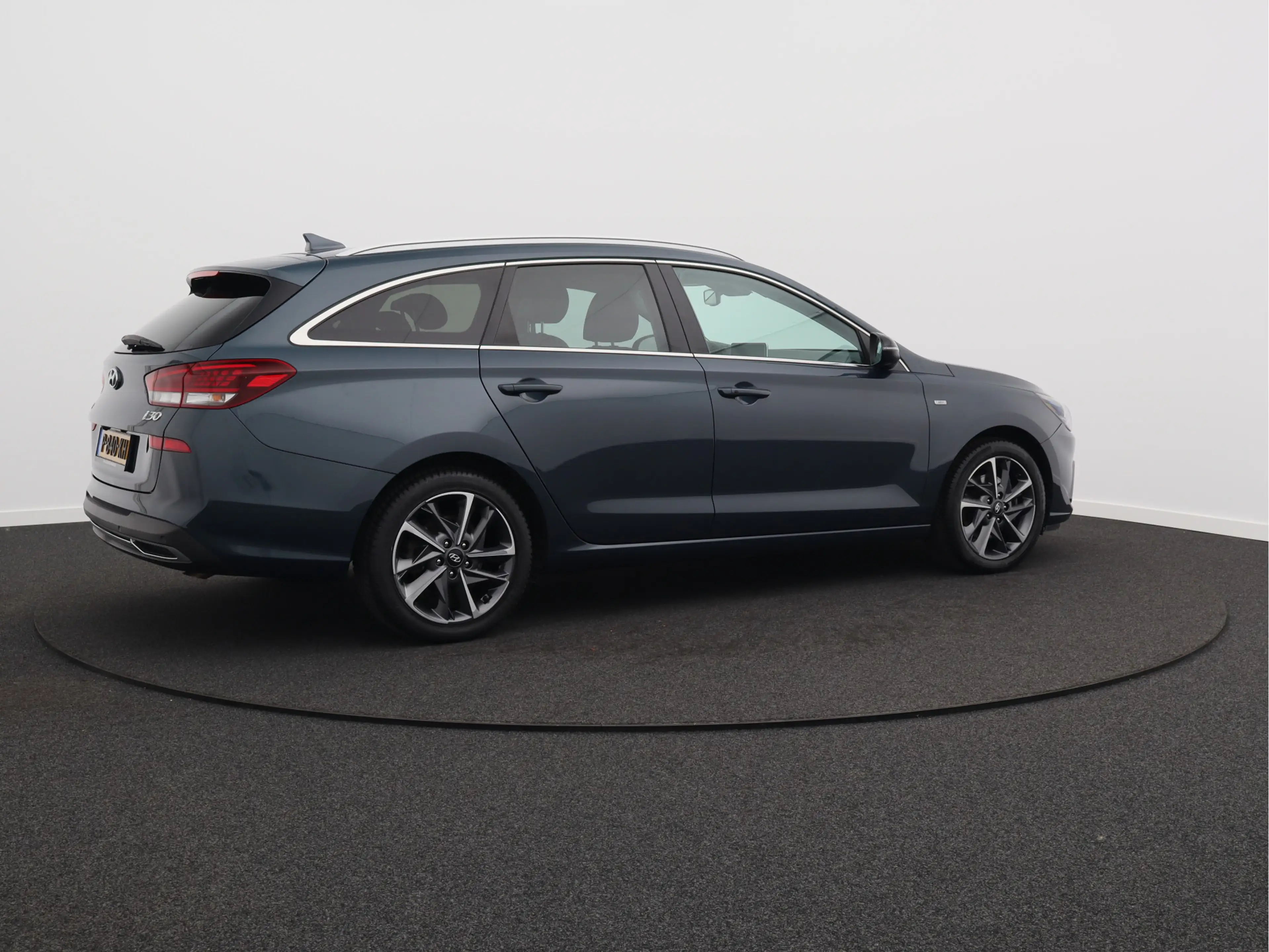 Hyundai i30 Wagon 1.5 T-GDi MHEV Premium/ lage km/ trekhaak af — photo 20