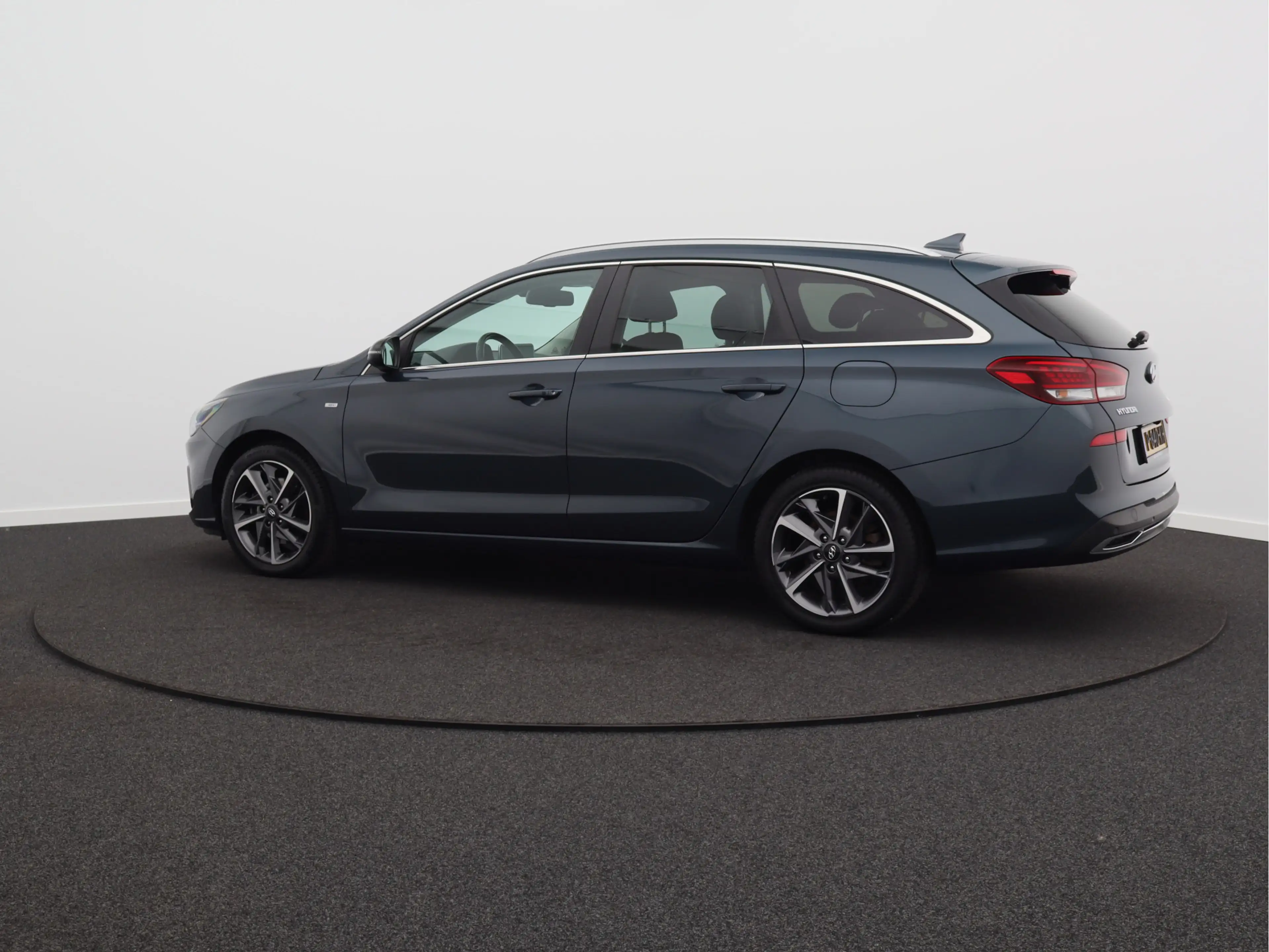 Hyundai i30 Wagon 1.5 T-GDi MHEV Premium/ lage km/ trekhaak af — photo 12