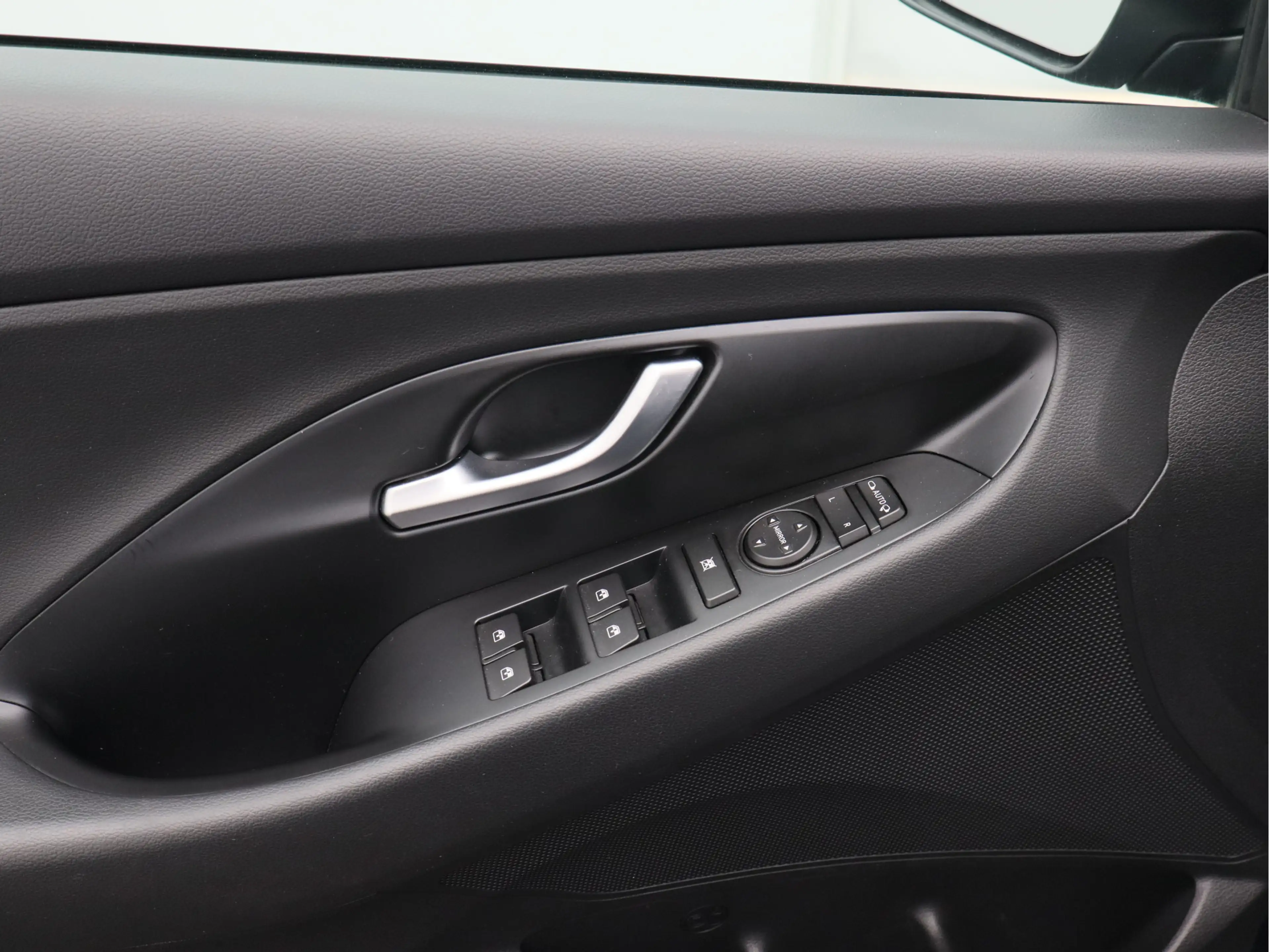 Hyundai i30 Wagon 1.5 T-GDi MHEV Premium/ lage km/ trekhaak af — photo 33