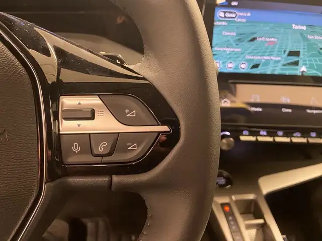 Peugeot 308 view 13