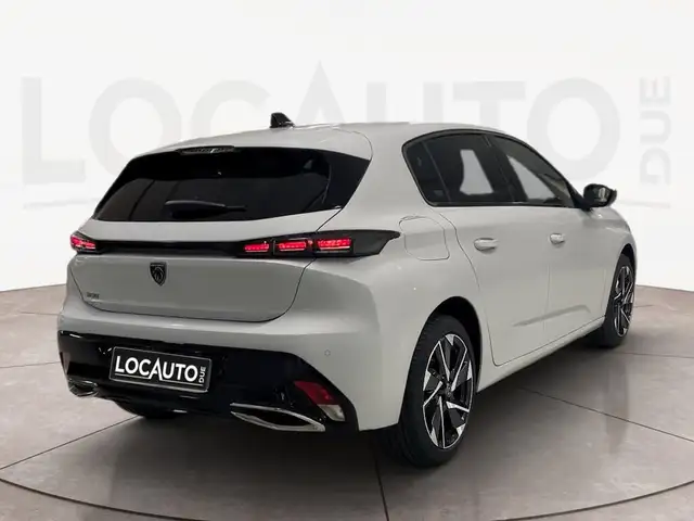 Peugeot 308 view 4