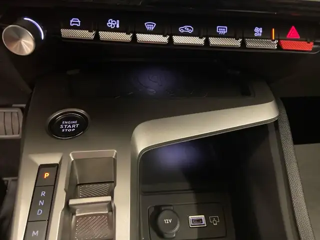 Peugeot 308 view 11