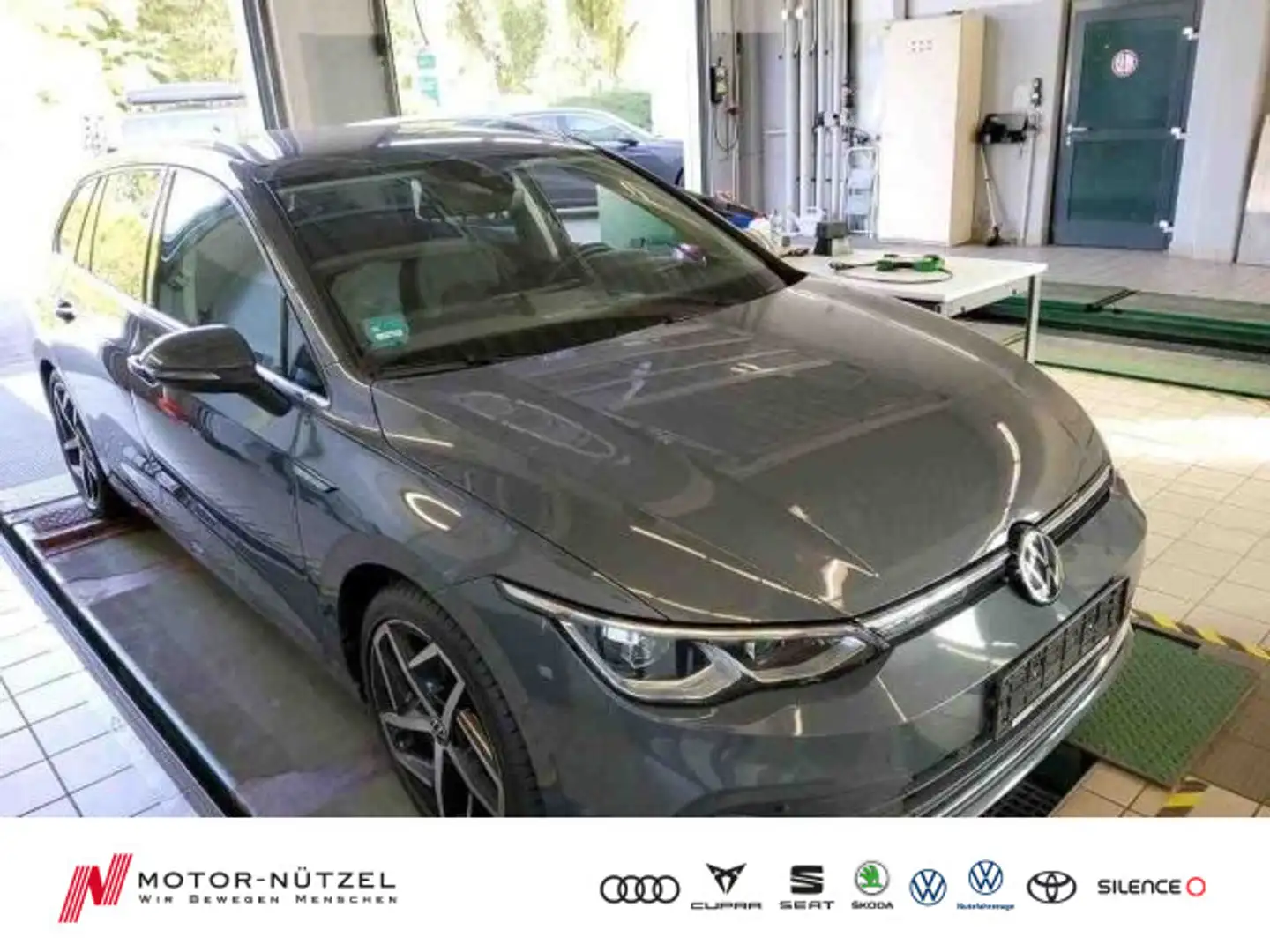 Volkswagen Golf Variant Golf VIII Variant 2.0 TDI DSG MATRIX+NAV+AHK+HuD Grau - 1