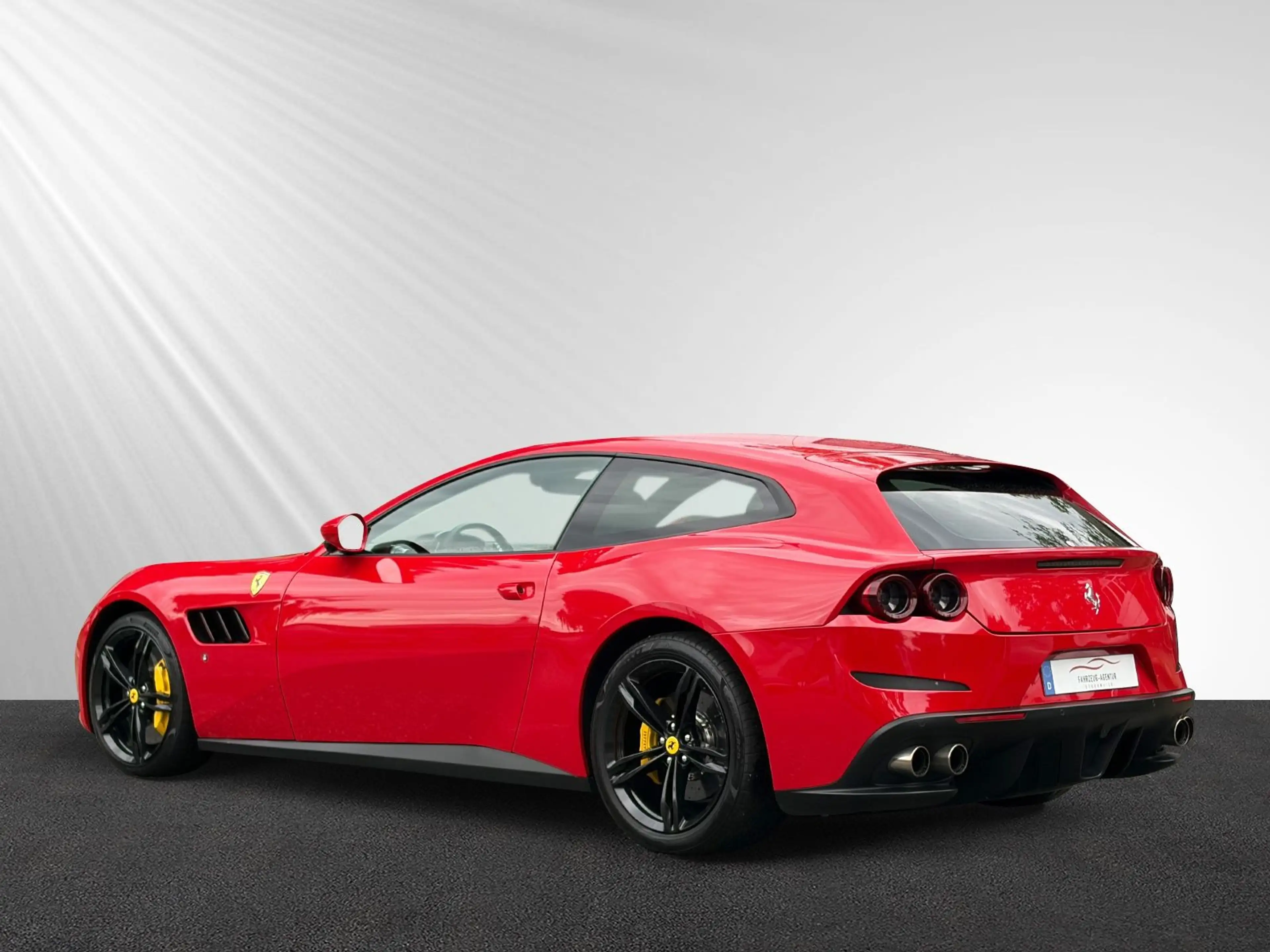 Ferrari GTC4 Lusso BRD, 1. Hand, Lift, Display, Hi-Fi — photo 3