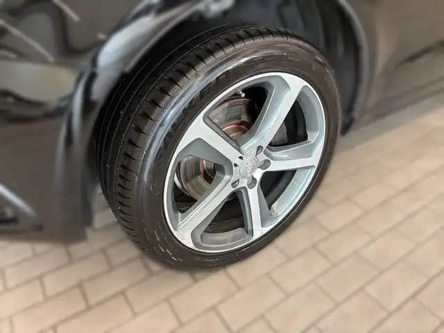 Audi Q5 view 3