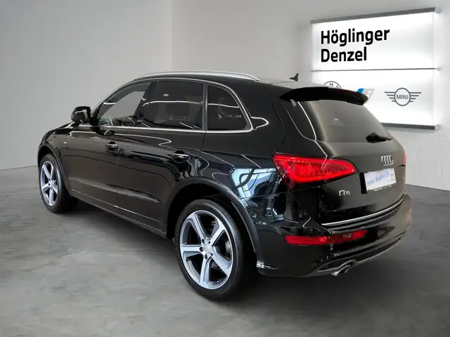 Audi Q5 view 10