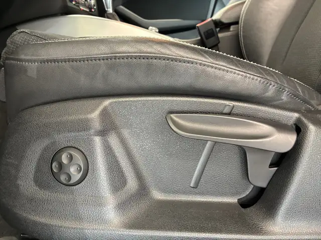 Audi Q5 view 6
