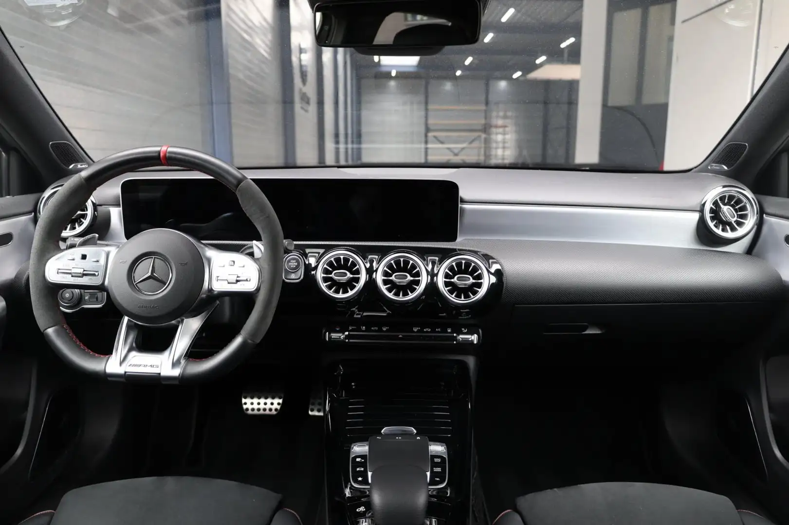 Mercedes-Benz A 35 AMG 4MATIC 306+PK MULTIBEAM/SFEER/VIRTUAL/PANO/LEER+S. Gris - 2
