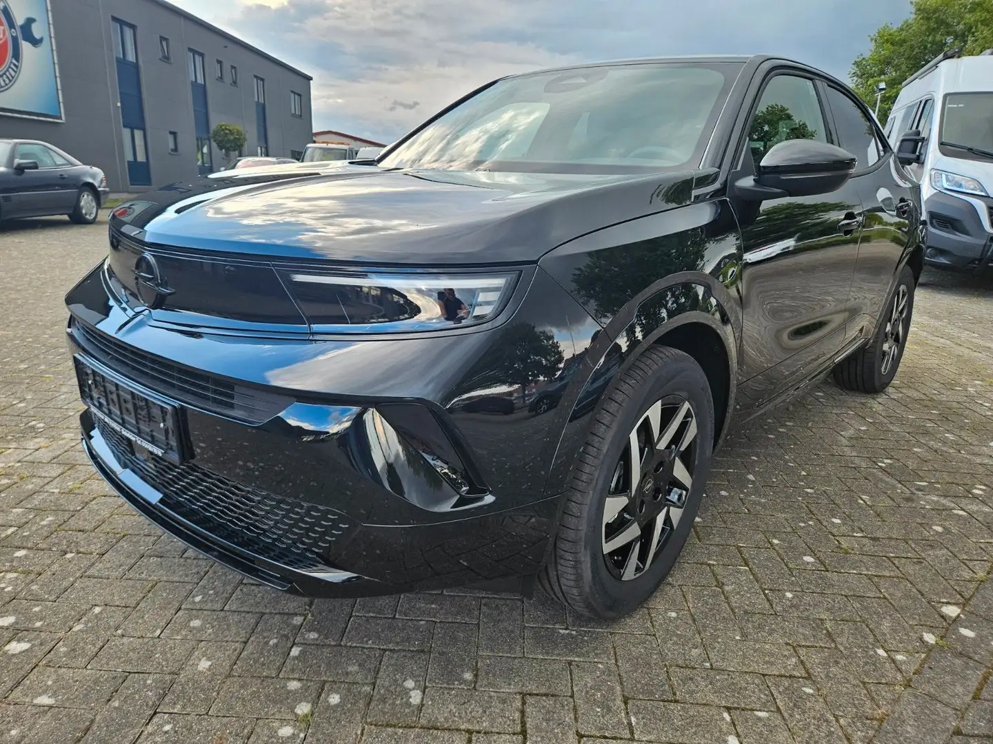 Opel Mokka GS Schwarz - 1