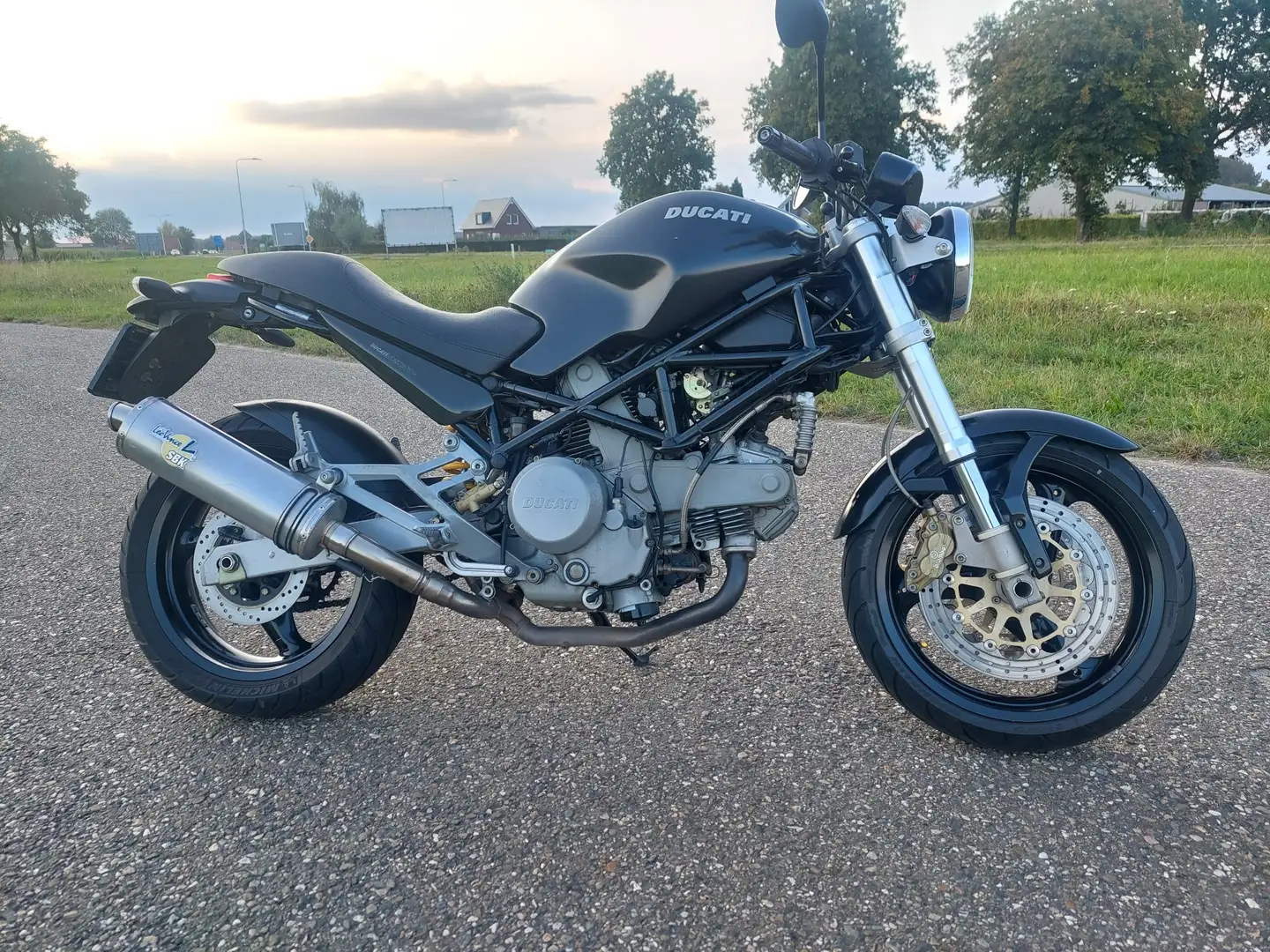 Ducati Monster 750 dark Black - 2