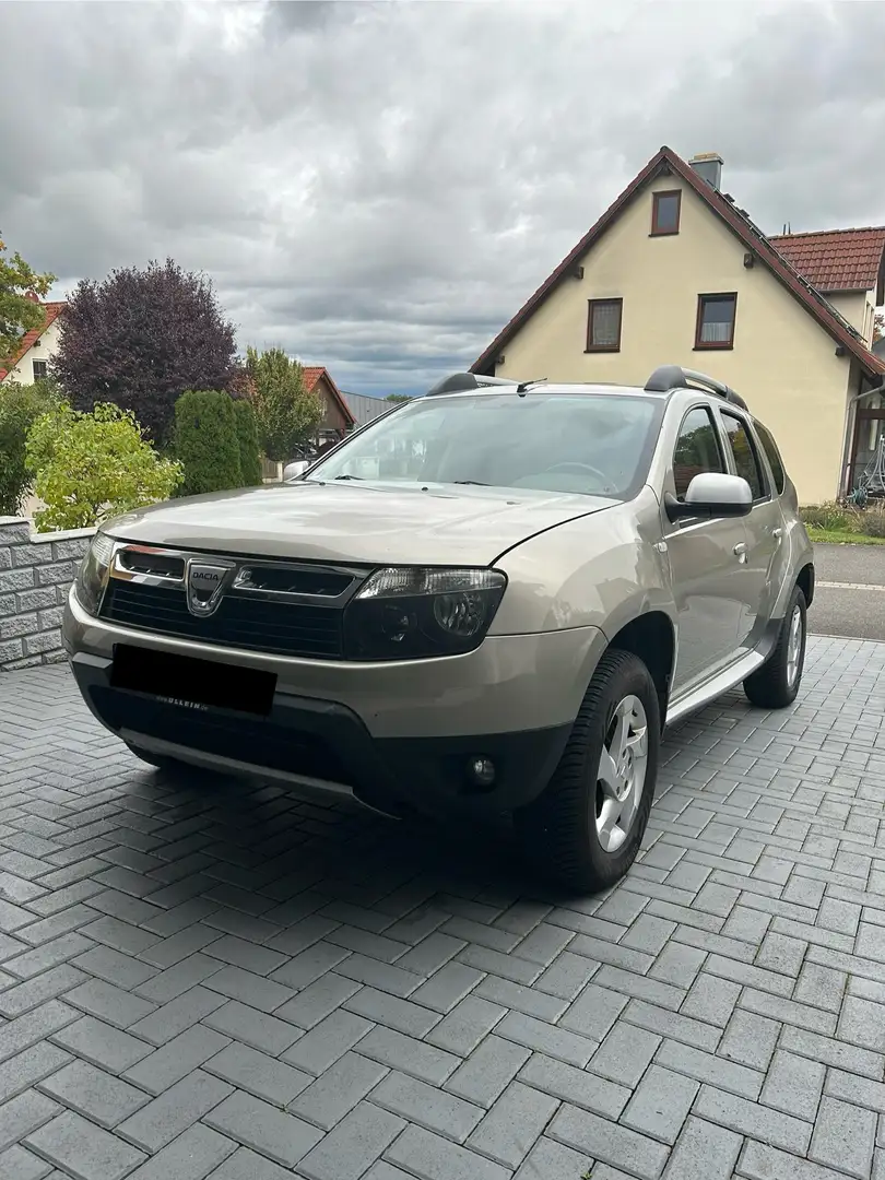 Dacia Duster 4x4 + Anhängerkupplung + TÜV 06/2026 Gold - 1
