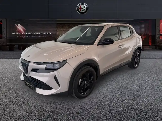 Alfa Romeo Junior 1.2 145CV Hybrid eDCT6 ibrida