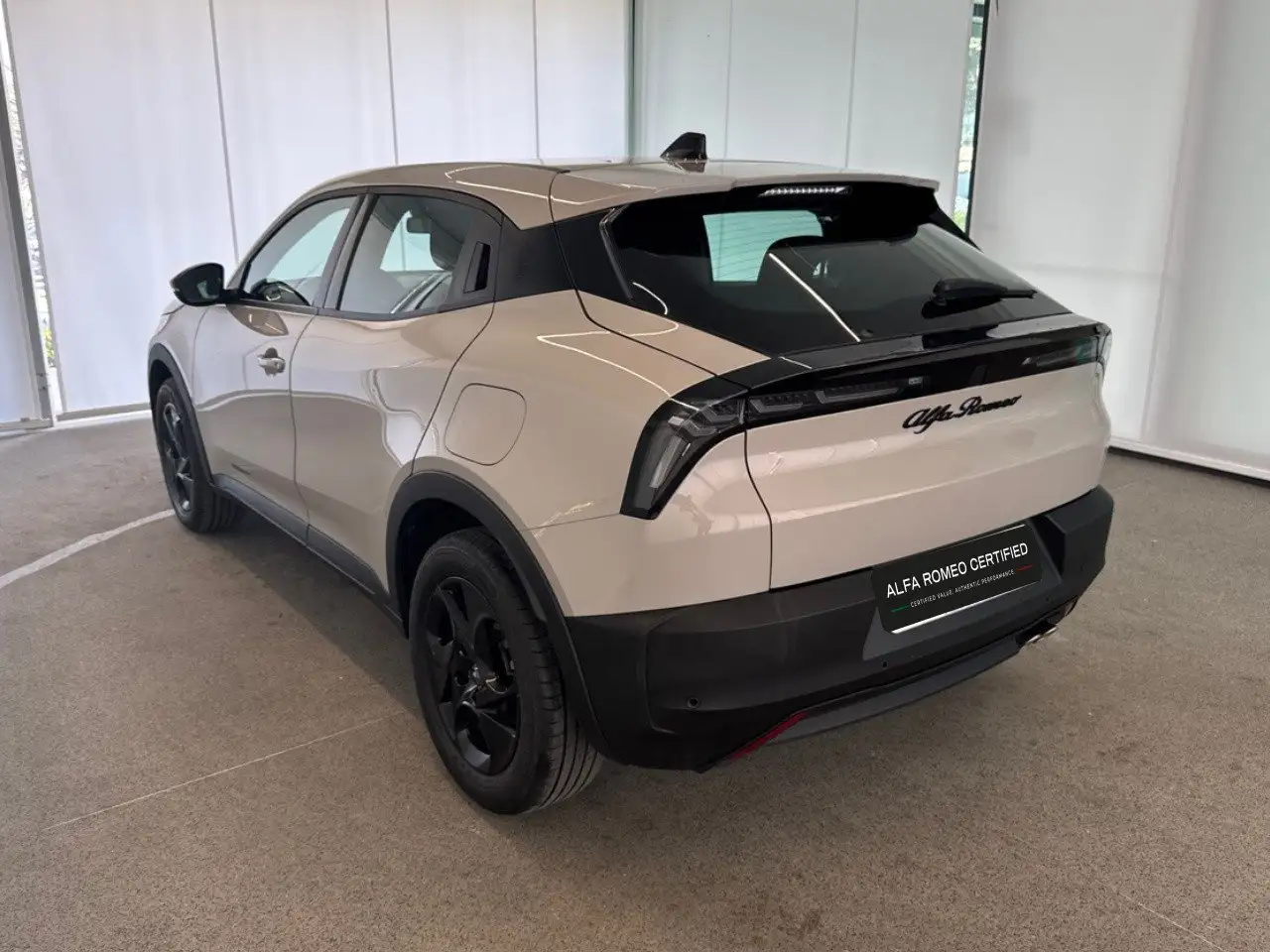 Alfa Romeo Junior 2025