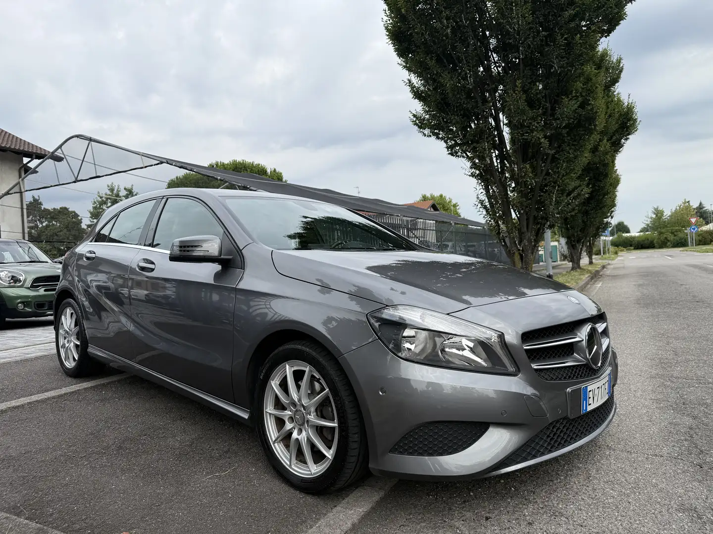 Mercedes-Benz A 200 W176 cdi (be) Premium per Neopatentati Grigio - 1