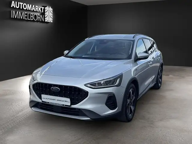 Ford Focus view 3