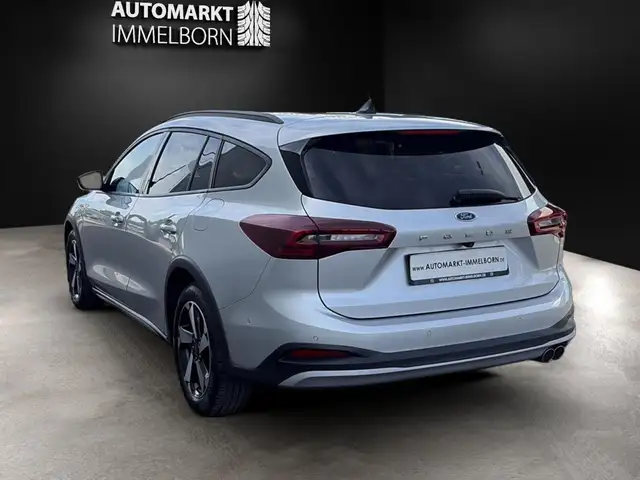 Ford Focus view 5