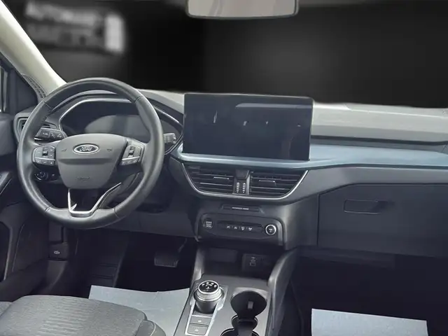 Ford Focus view 15