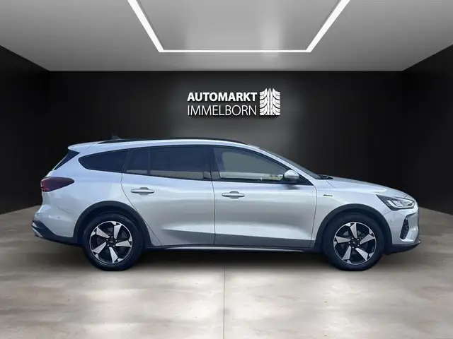 Ford Focus view 11