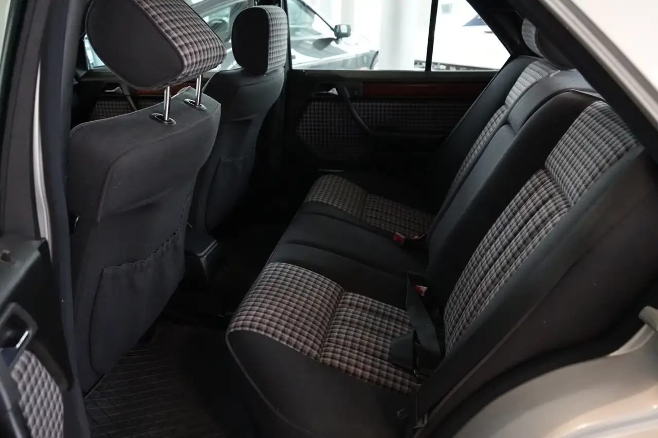 Mercedes-Benz 280 E Limousine W124 Automatik *2.Hand, foto 10