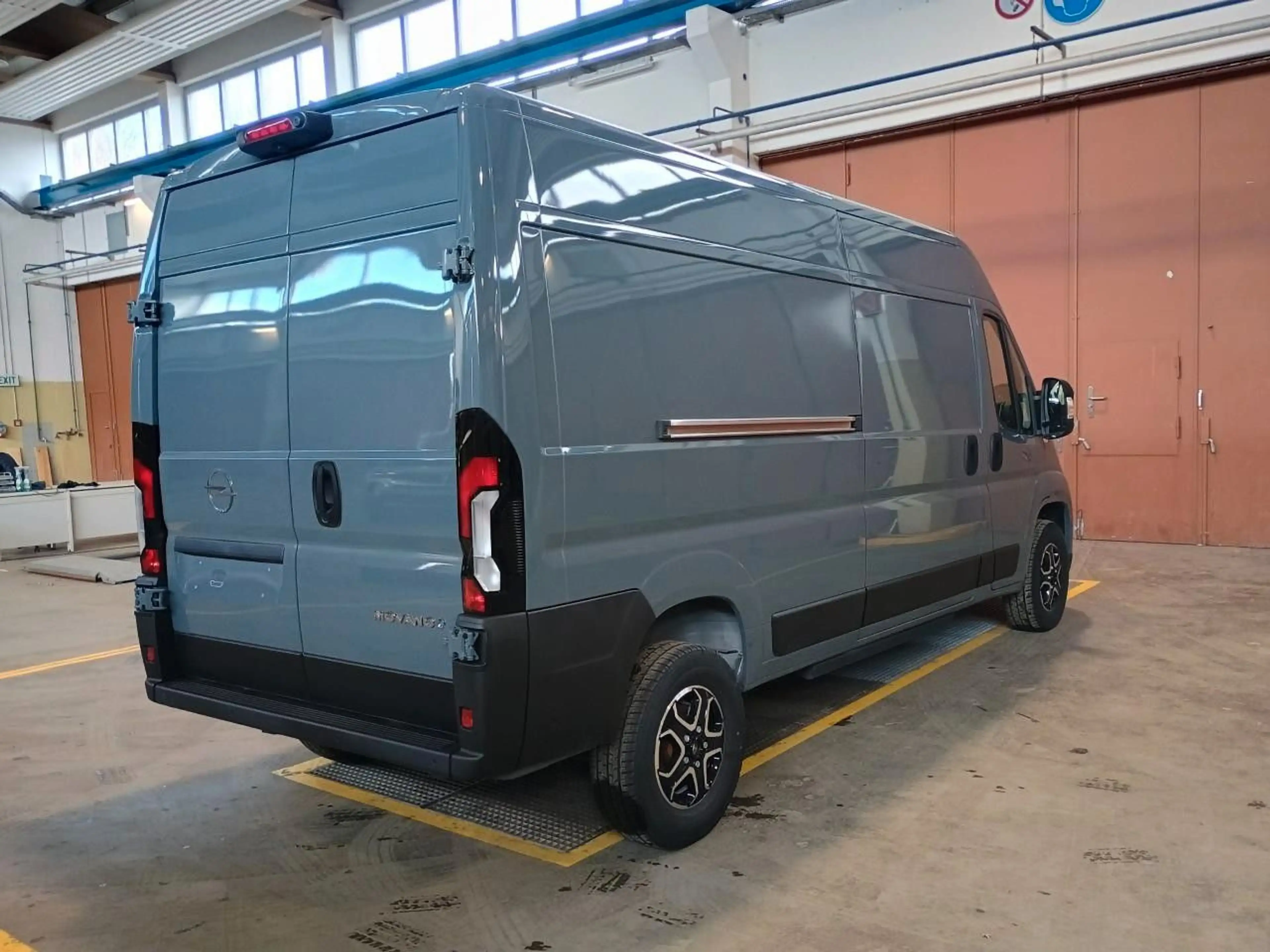 Opel Movano Cargo e 110kWh L3H2 3,5t ACC Sitzhzg — photo 3