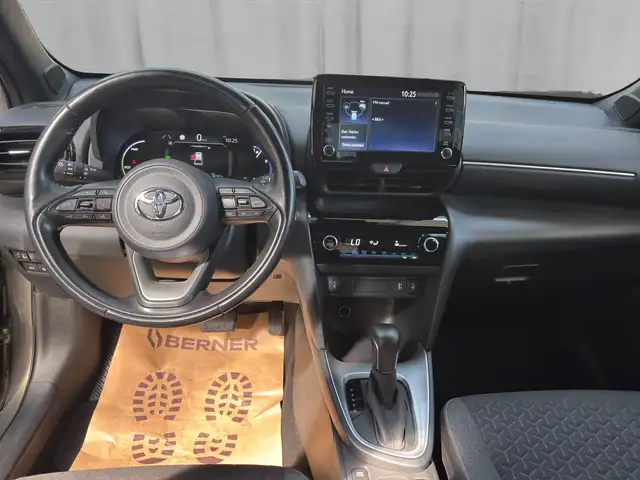 Toyota Yaris Cross view 10
