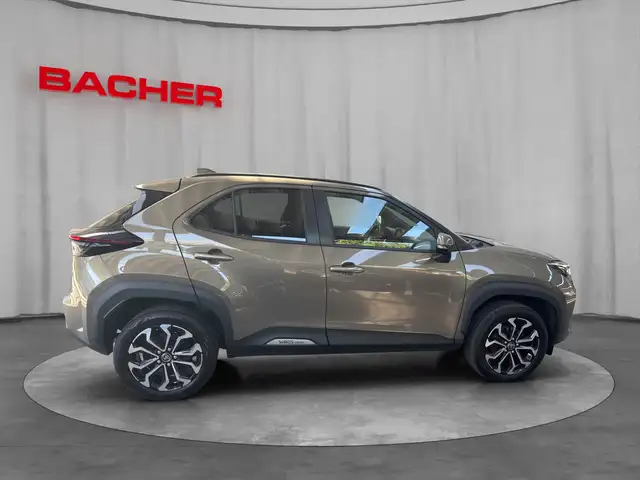 Toyota Yaris Cross view 6