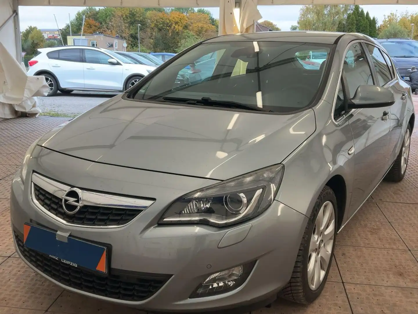Opel Astra 1.6 Innovation*BI-XENON*NAVI*TEMPOMAT*PDC* Silber - 1
