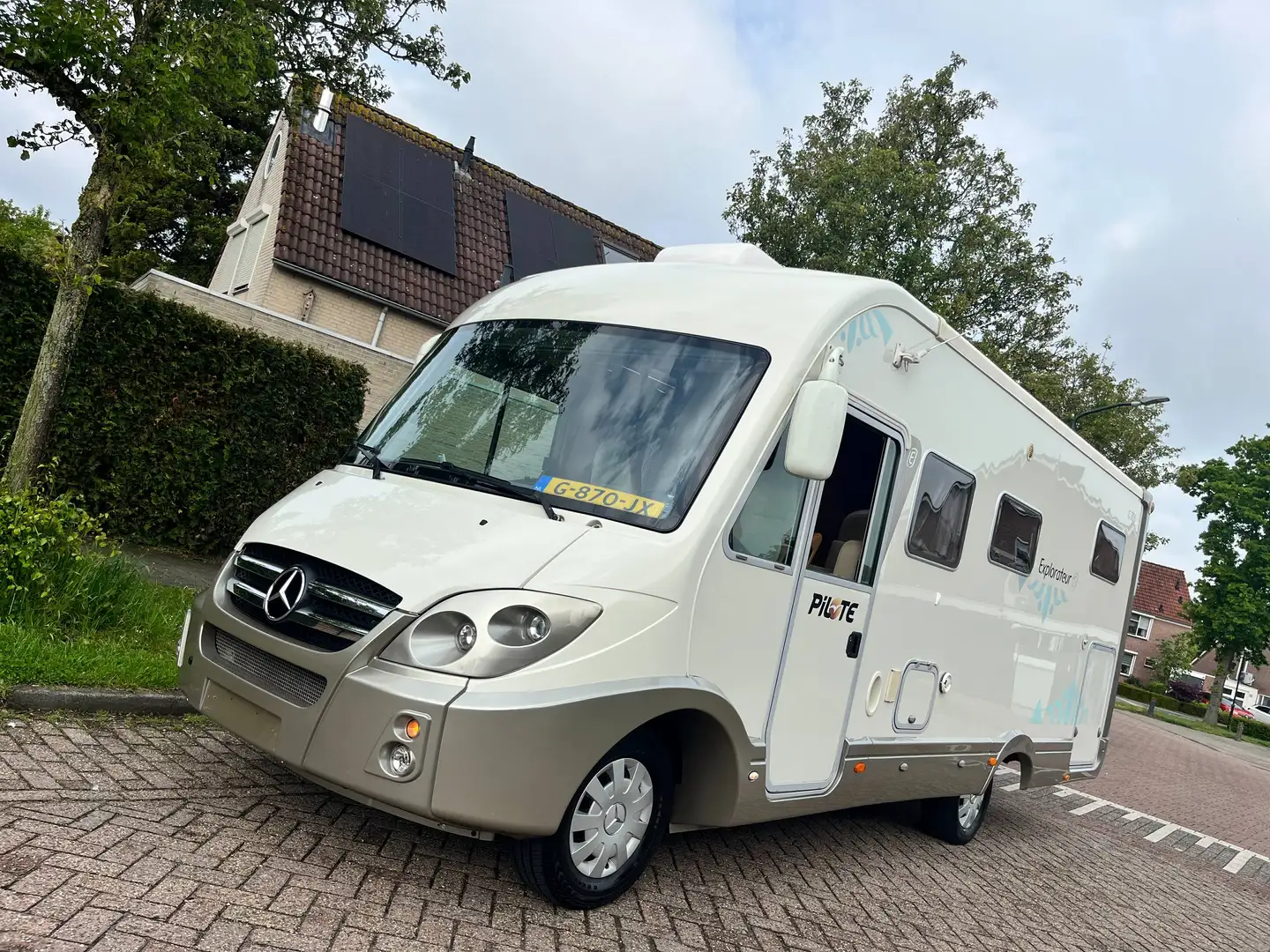 Caravans-Wohnm Mercedes-Benz Pilot G703 Explorateur Silber - 1