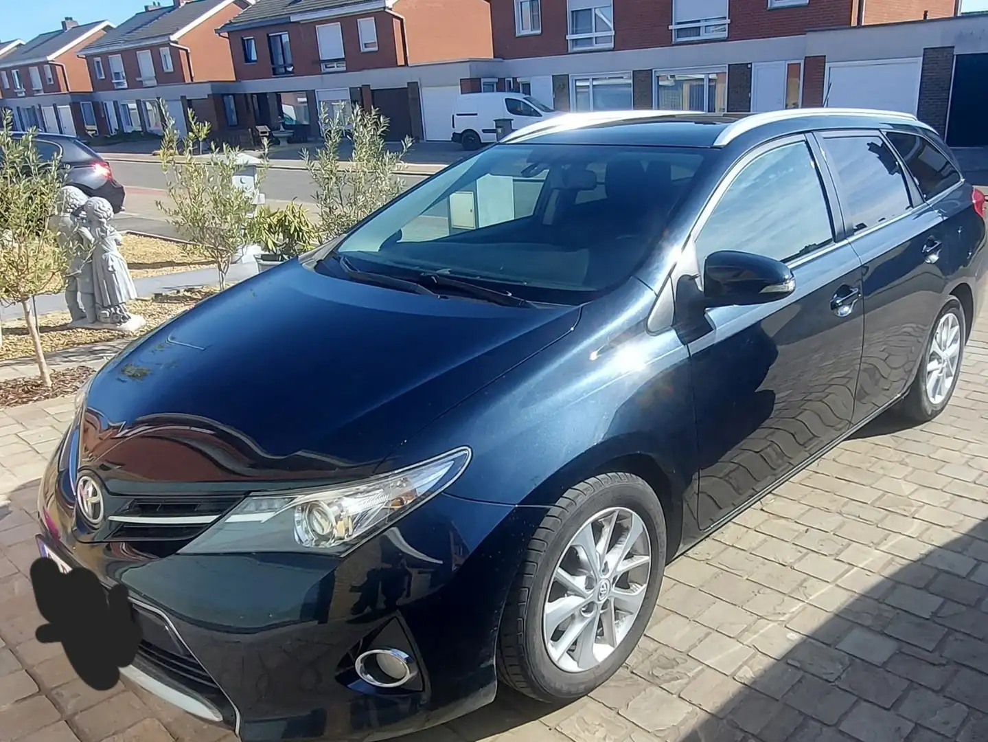 Toyota Auris 1.4 D-4D Touring Sports Comfort - 1