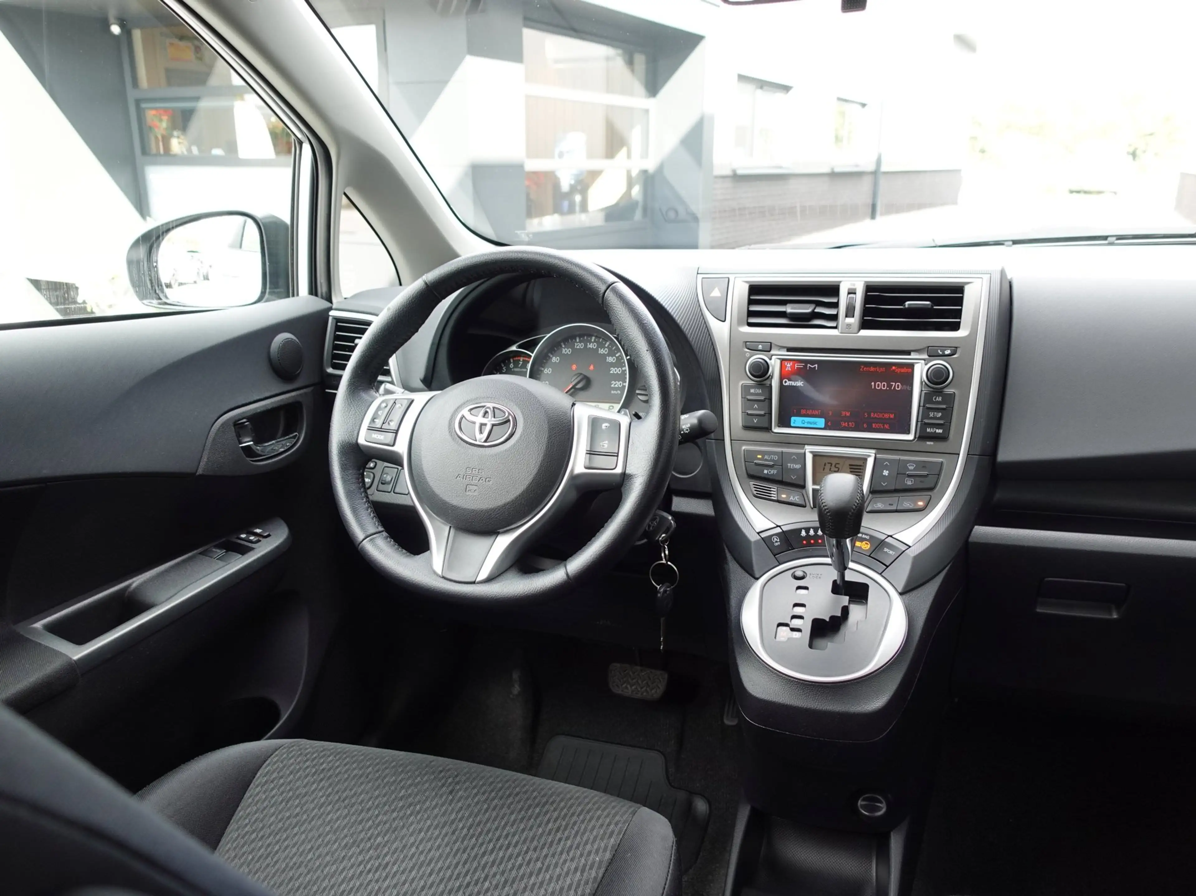 Toyota Verso-S 1.3 VVT-i Aspiration Automaat / 77.645 Km — photo 13