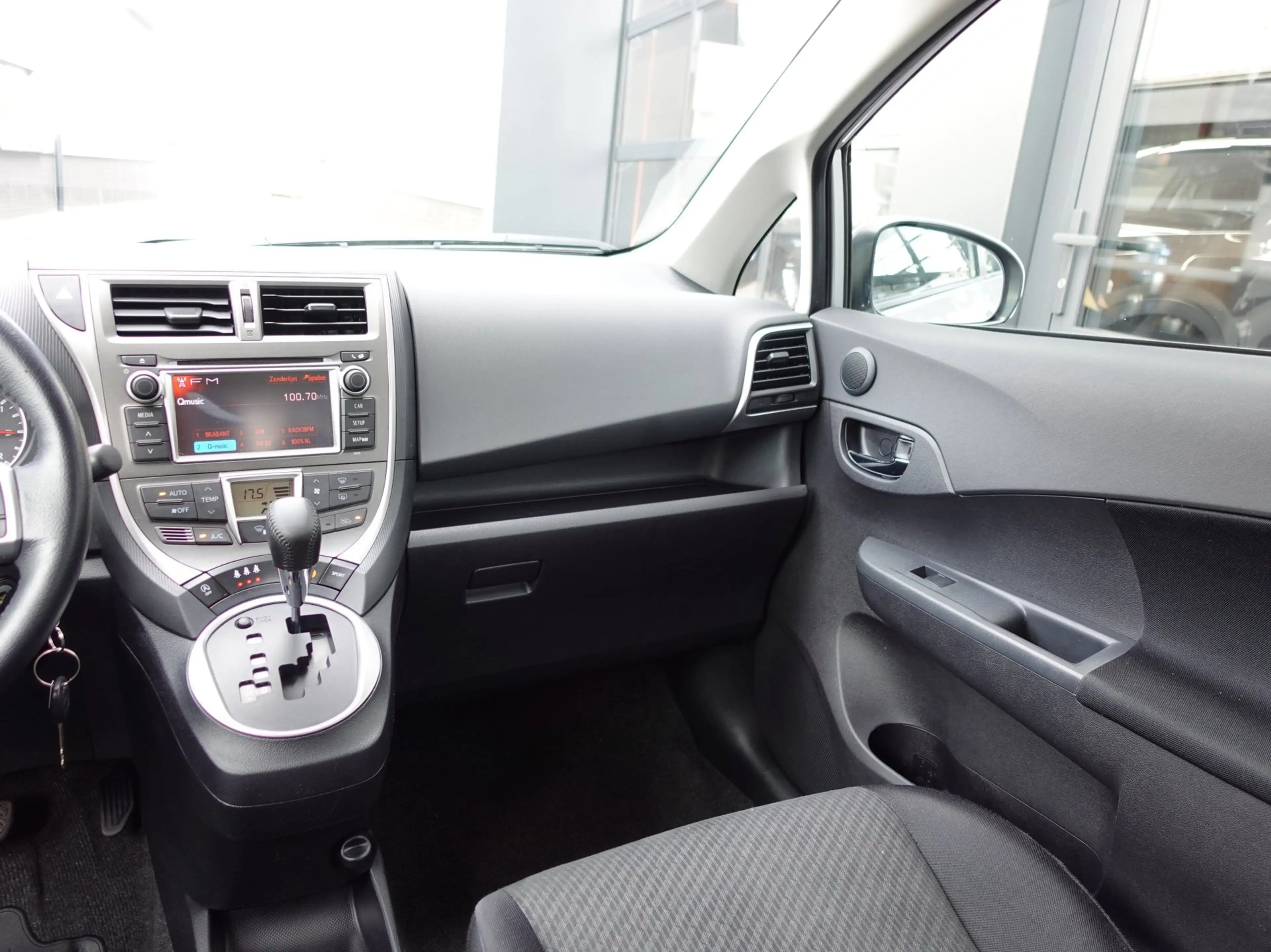 Toyota Verso-S 1.3 VVT-i Aspiration Automaat / 77.645 Km — photo 14