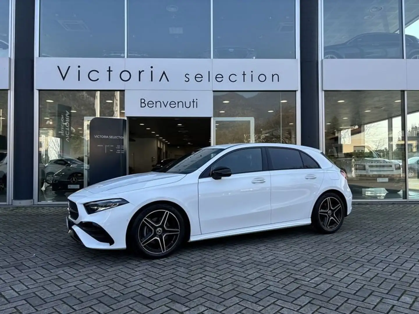 Mercedes-Benz A 200 A 200 PREMIUM AMG LINE 163 CV C.AUTOMATICO PACK N Weiß - 1