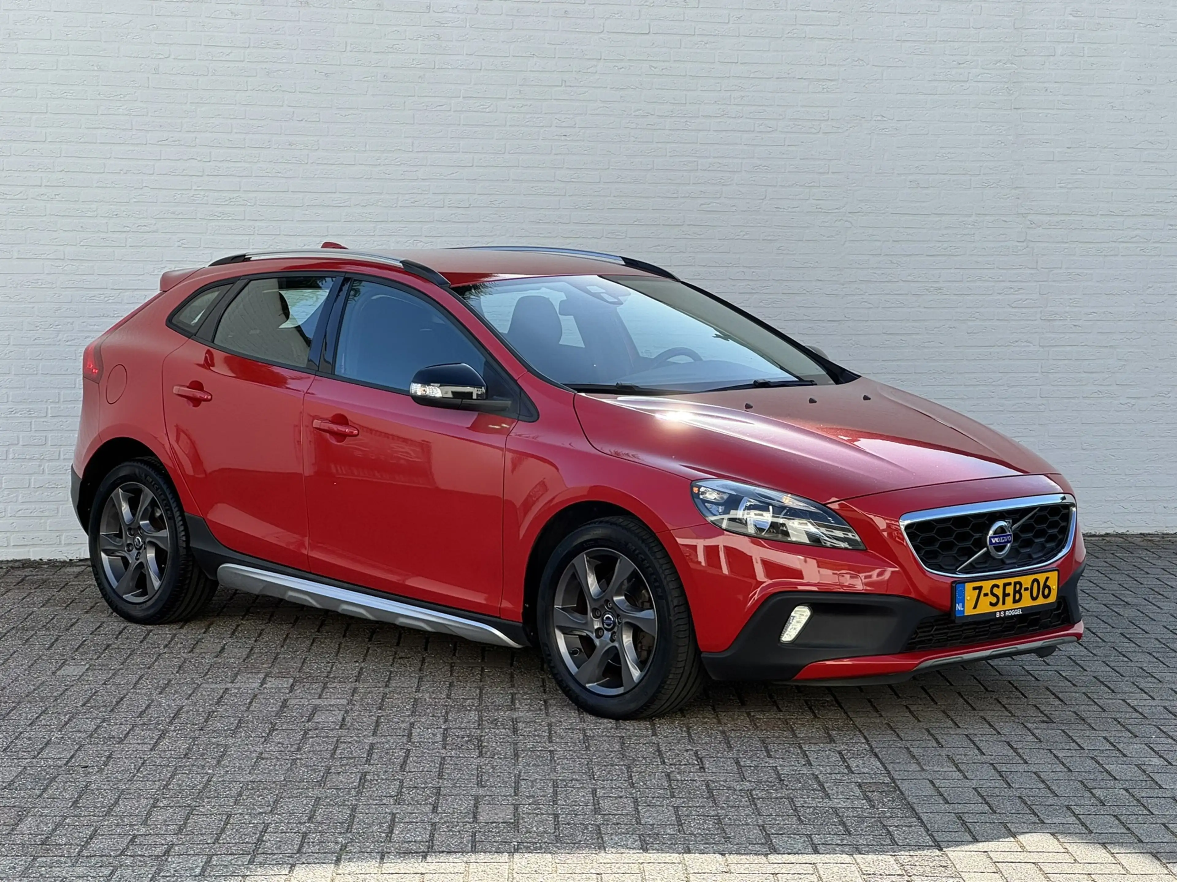 Volvo V40 Cross Country 1.6 T4 Kinetic Clima Navi 180PK City-Safe Lichtmet — photo 12