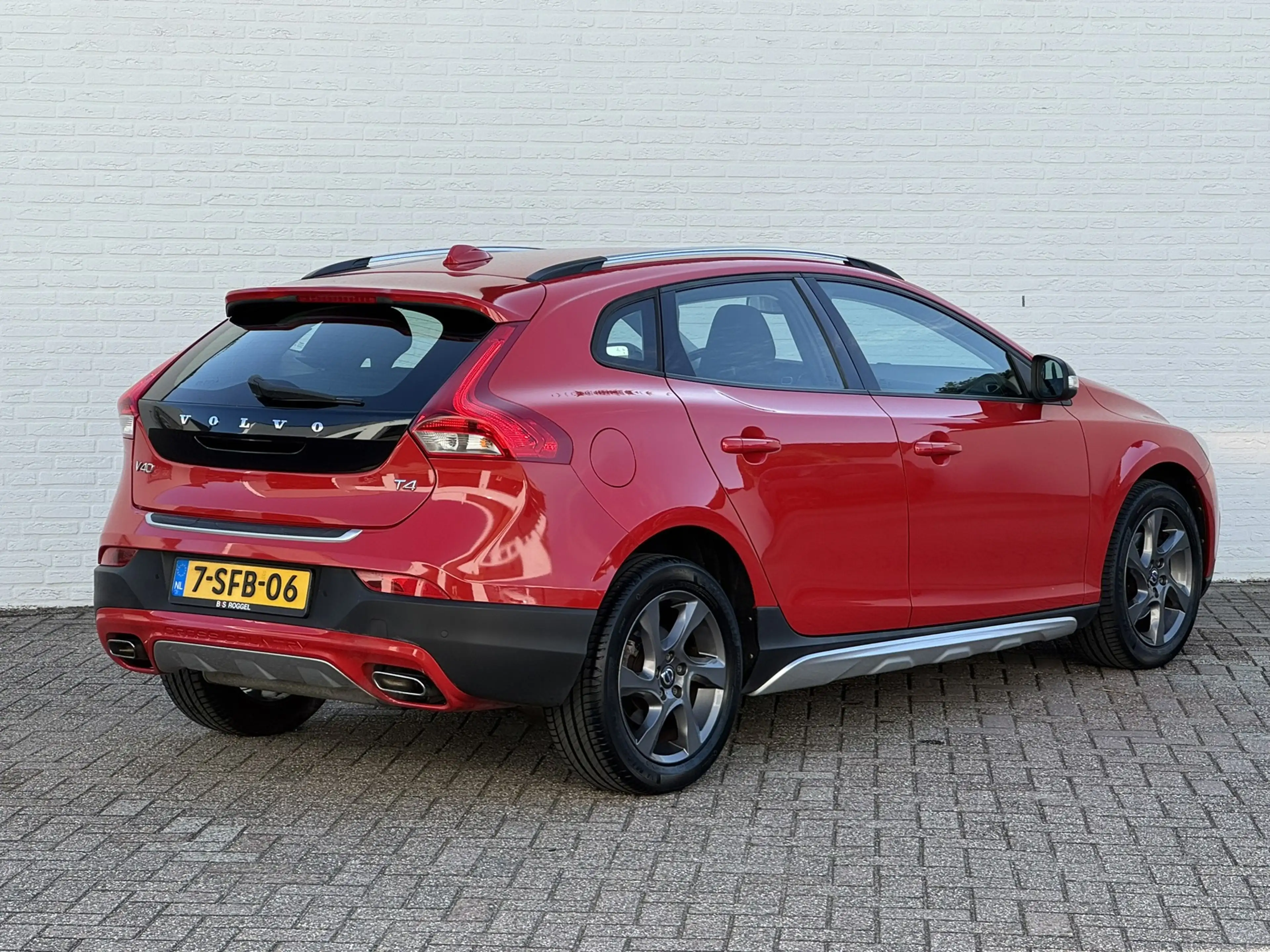 Volvo V40 Cross Country 1.6 T4 Kinetic Clima Navi 180PK City-Safe Lichtmet — photo 5