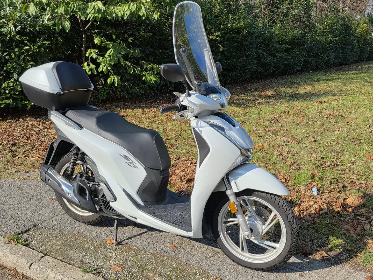 Honda SH 150i Blanc - 1