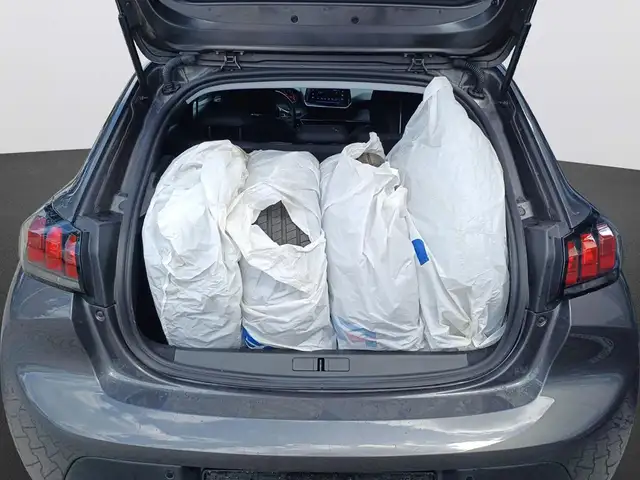 Peugeot 208 view 7
