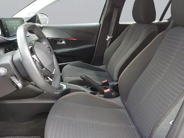 Peugeot 208 view 11