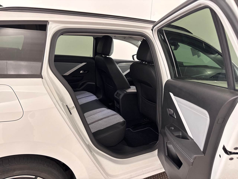 Opel Astra L Sports Tourer 1.5 D Business Elegance — photo 12