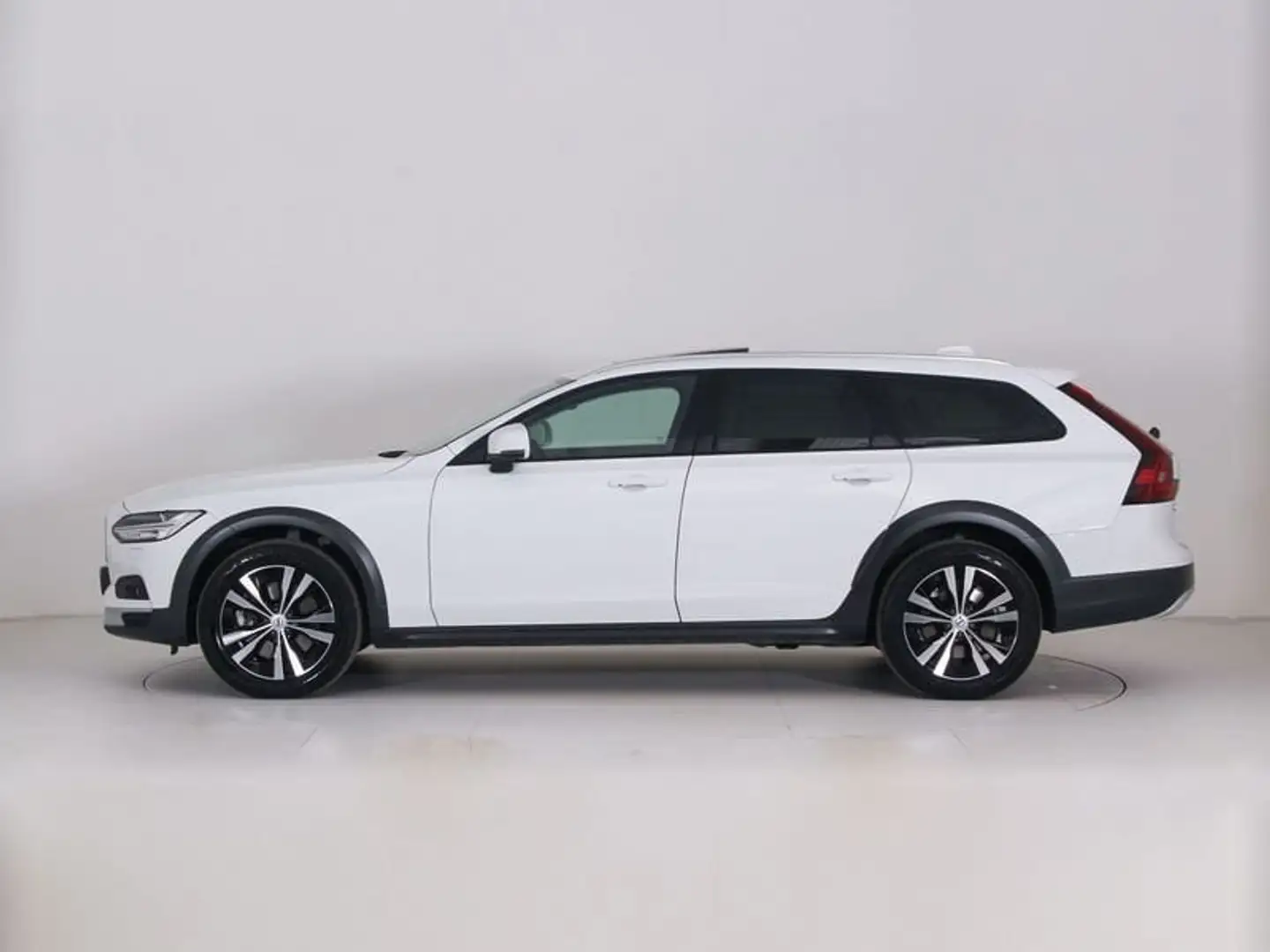 Volvo V90 Cross Country B4 (d) AWD Geartronic Advanced Bílá - 2