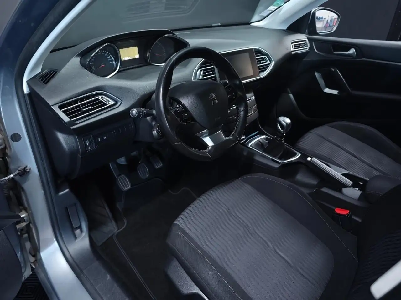 Peugeot 308 308 SW — photo 28
