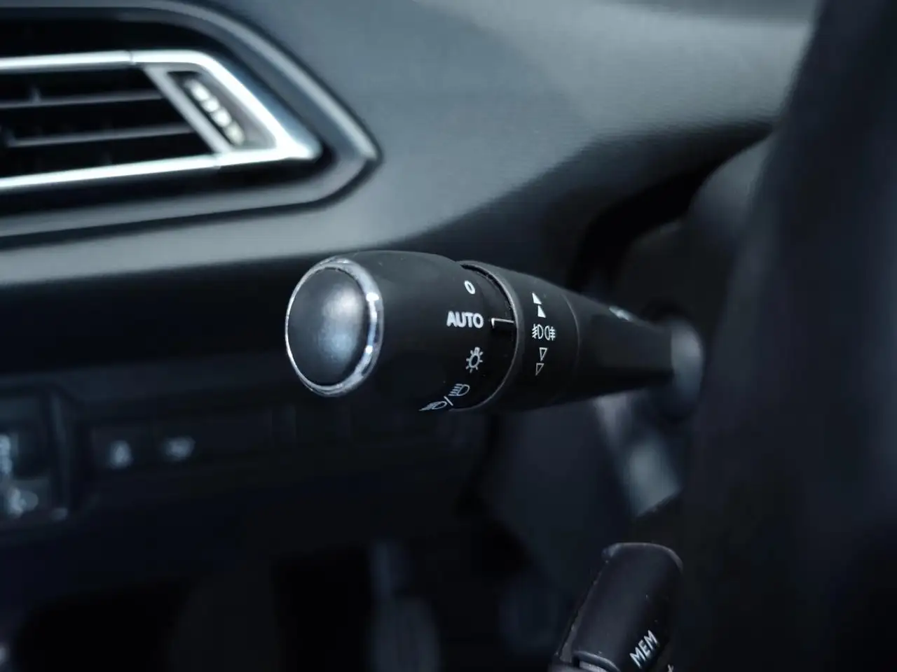 Peugeot 308 308 SW — photo 11